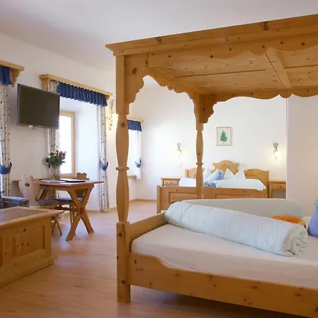 Hotel Crusch Alba Sta Maria 3*
