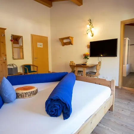 Otel Crusch Alba Sta Maria