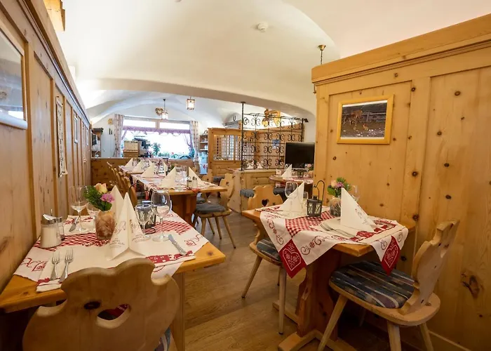 Crusch Alba Sta Maria Hotel 3*