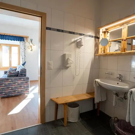מלון Crusch Alba Sta Maria 3*