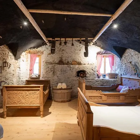Crusch Alba Sta Maria سانتا ماريا فال موستير